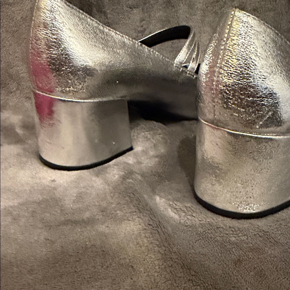 Kenneth Cole Reaction Women's Metallic Silver Heels - Picture 4 of 6